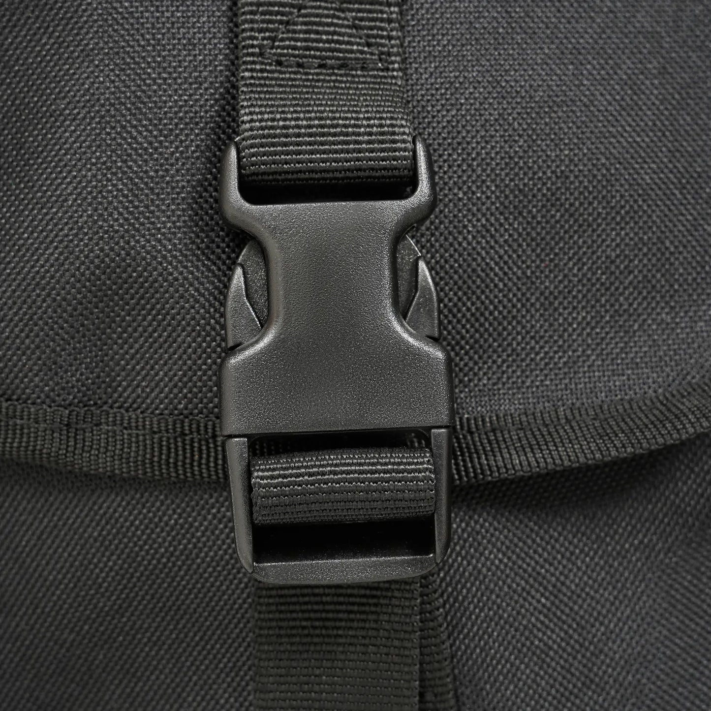 DULCE DOM tactical rifle case detail: heavy duty black buckle, Oxford fabric strap, secure rifle transport